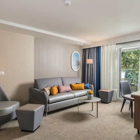 אלבנה Maritim Hotel Amelia מראה חיצוני תמונה