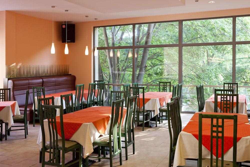 אלבנה Maritim Hotel Amelia מראה חיצוני תמונה