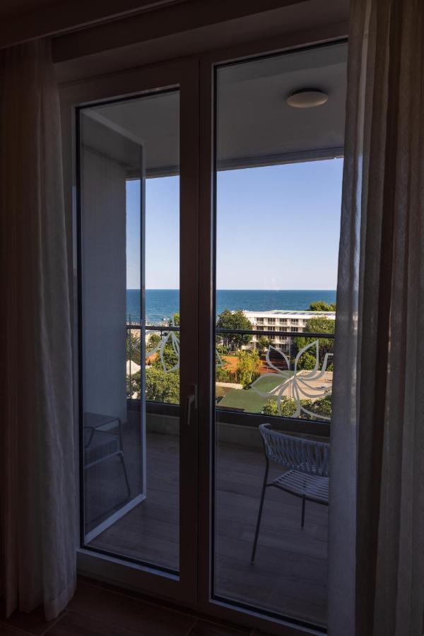 אלבנה Maritim Hotel Amelia מראה חיצוני תמונה