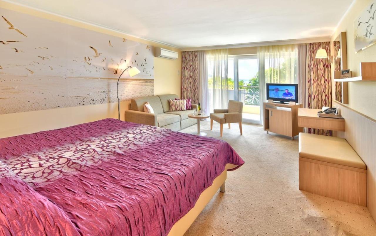 אלבנה Maritim Hotel Amelia מראה חיצוני תמונה