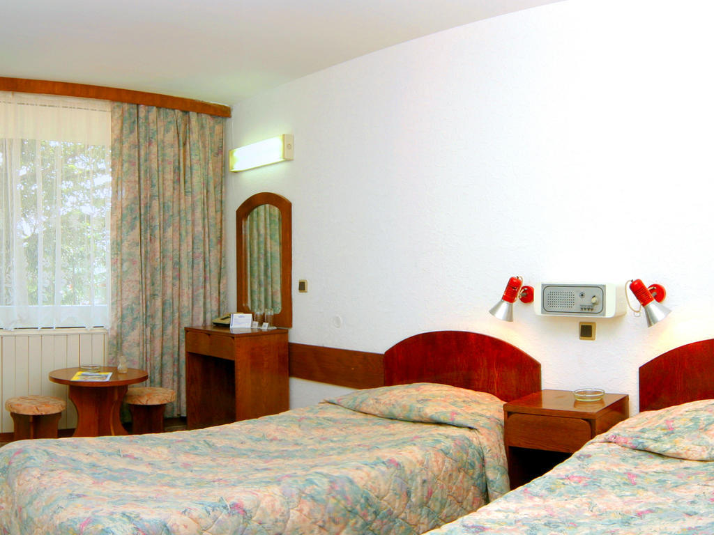 אלבנה Maritim Hotel Amelia חדר תמונה