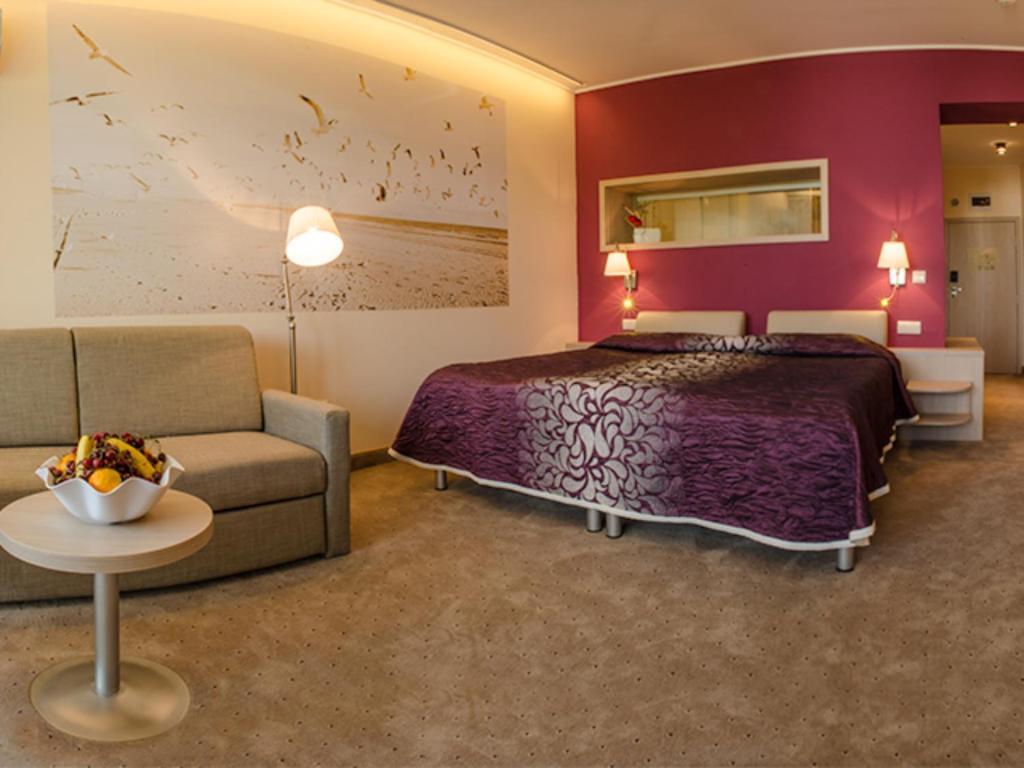 אלבנה Maritim Hotel Amelia מראה חיצוני תמונה